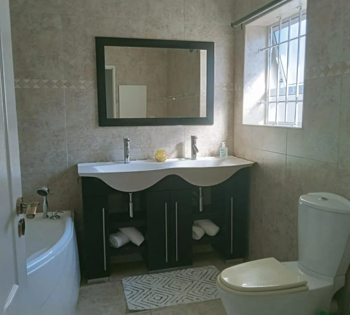 Sunset Retreat - A Home-Away-From-Home Port Elizabeth